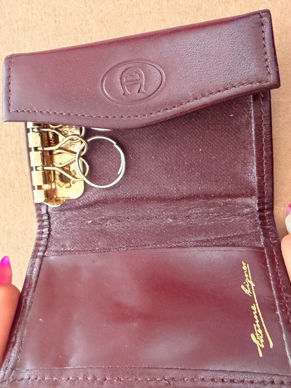Vtg Etienne Aigner Burgundy Leather key holder Card Wallet - Picture 3 of 4